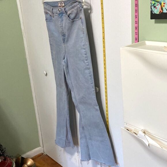 WE THE FREE CRVY Bell Bottom Flared Light Denim Denim Jeans Womens Size 30 - Picture 8 of 14